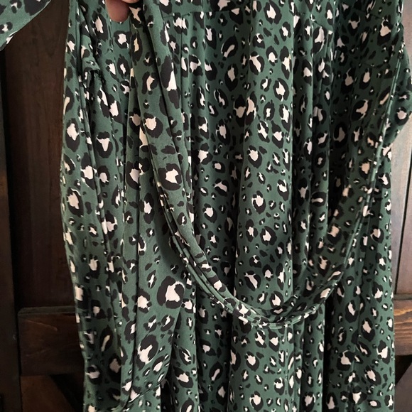 Torrid leopard print hi-lo dress size 2 (18/20) - Picture 6 of 9